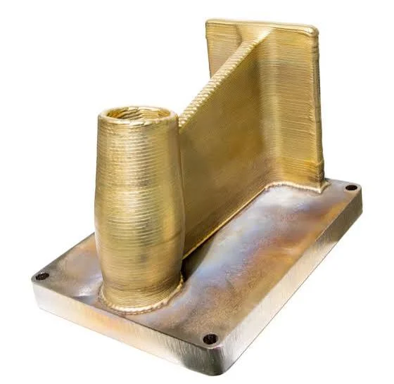 Motoronderdeel in marine brons, geprint met Meltio wire-laser DED